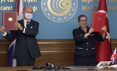 Türkiye ile ingiltere arasında Serbest Ticaret Anlaşması imzalandı.