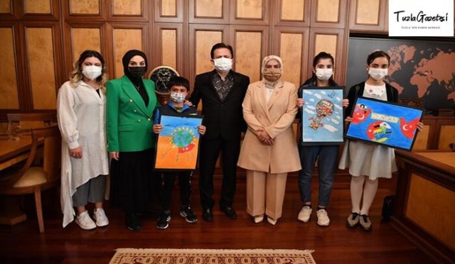 Gönül Elleri Çarşısı 23 Nisan Ulusal Egemenlik ve Çocuk Bayramı konulu resim yarışması düzenlendi.