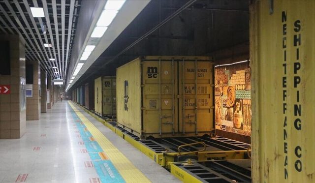 Marmaray' dan son bir yılda 845 yük treni geçti