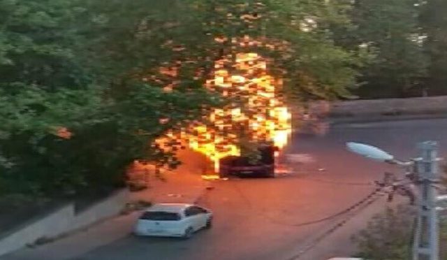 Sarıyer'de otobüste yangın çıktı