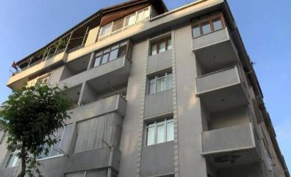 3.9 büyüklüğündeki deprem sonrası binanın yıkılmasına karar verildi