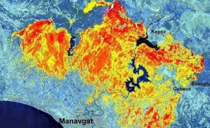 Antalya'nın Manavgat ilçesinde yangın günlerdir sürüyor