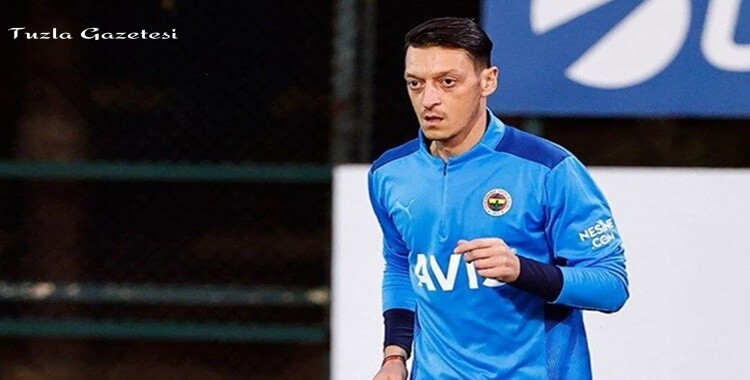 Fenerbahçe Mesut Özil ile karşılıklı anlaşarak yollarını ayırdı.