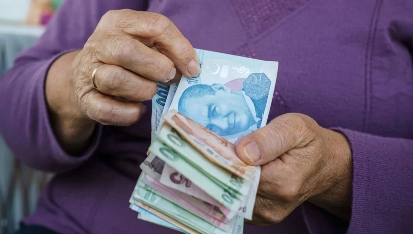 Emekliye Kurban Bayramı ikramiyesi ödemeleri bugün başlıyor.